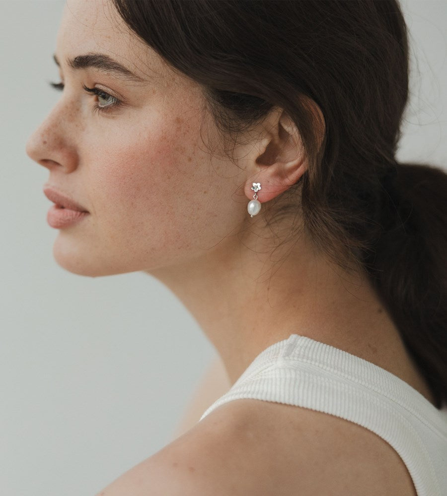 Sophie | Pearly Daisy Day Studs | Silver