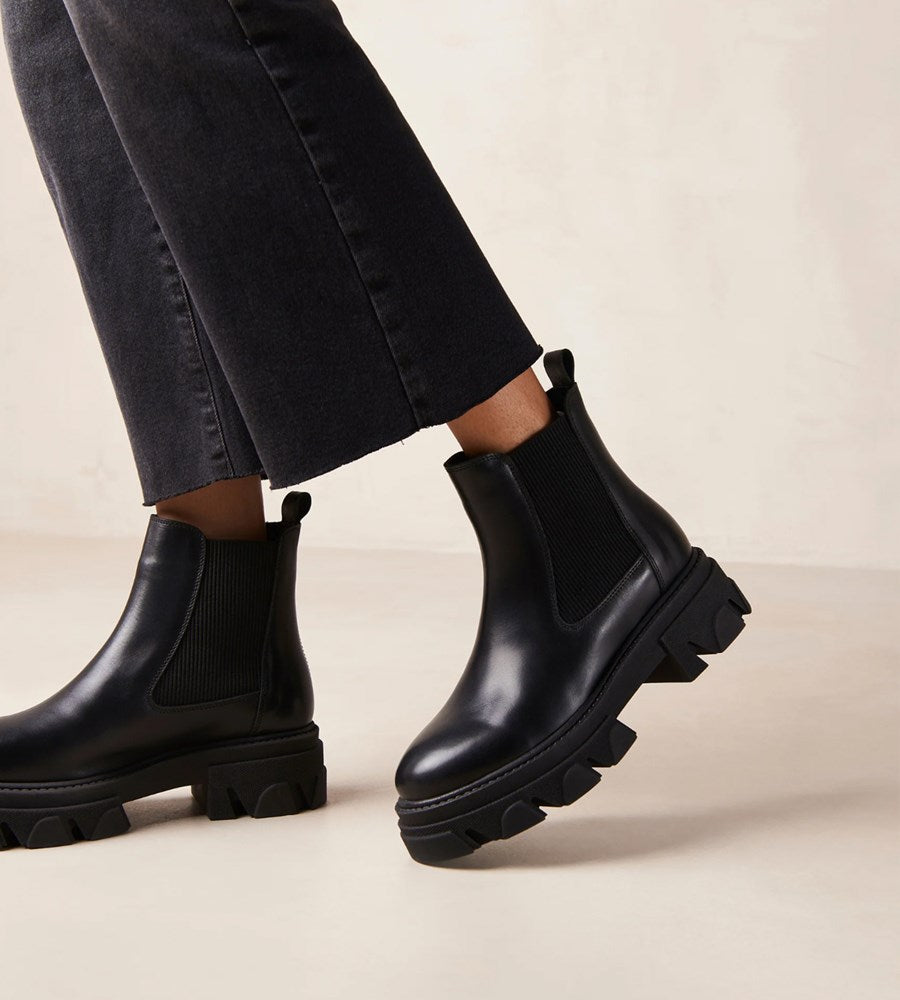 Alohas | Berenice Leather Ankle Boots | Black