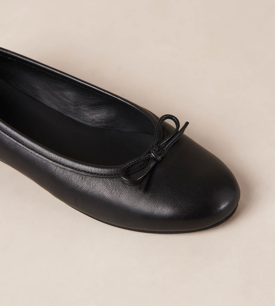 Alohas | Oriana Ballet Leather Flats | Black