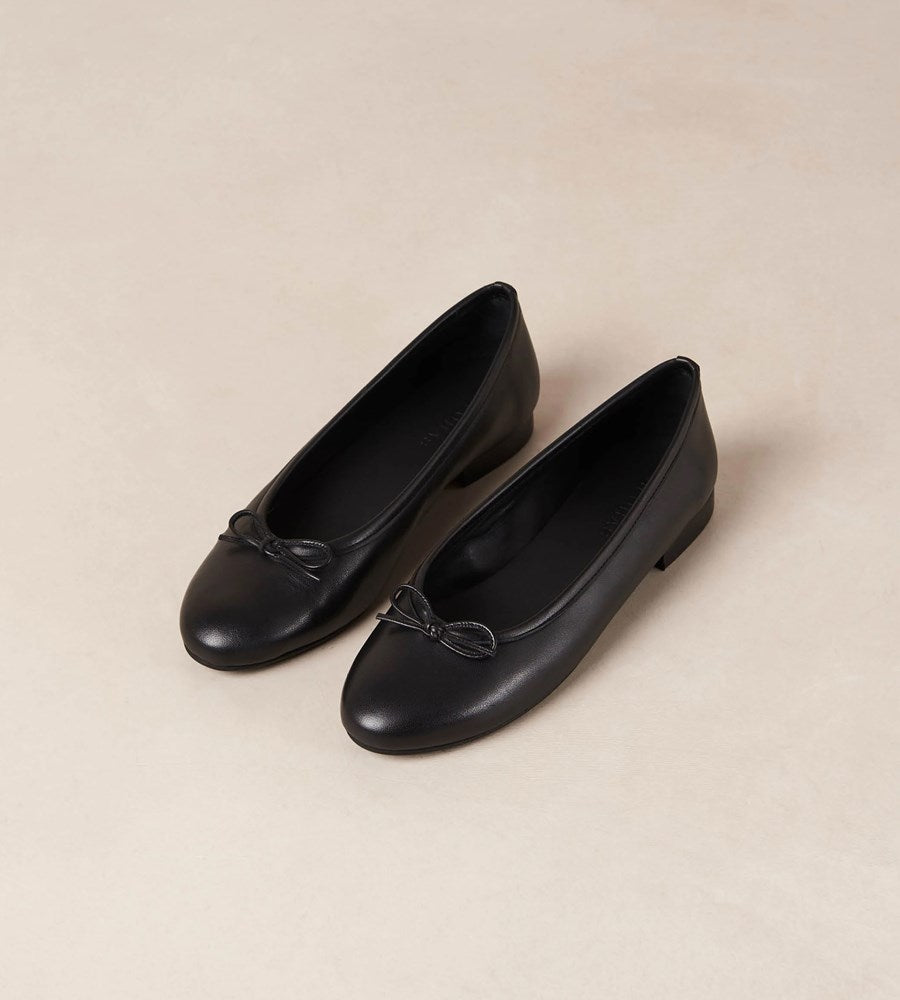 Alohas | Oriana Ballet Leather Flats | Black