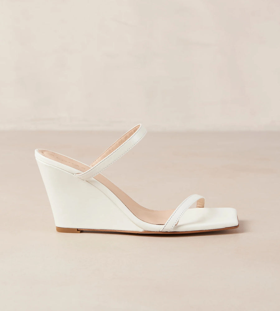 Alohas | Paixao Leather Sandals | Cream