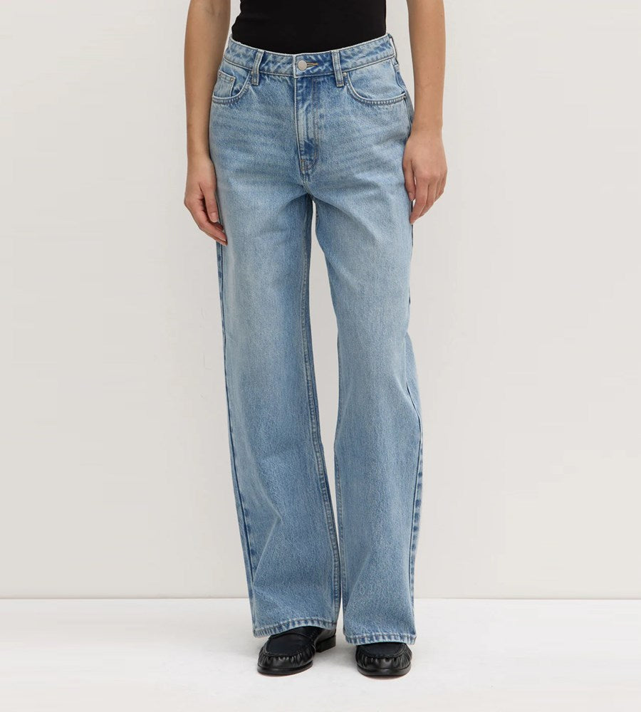 Assembly Label | Womens Relaxed Jean Indigo Fade