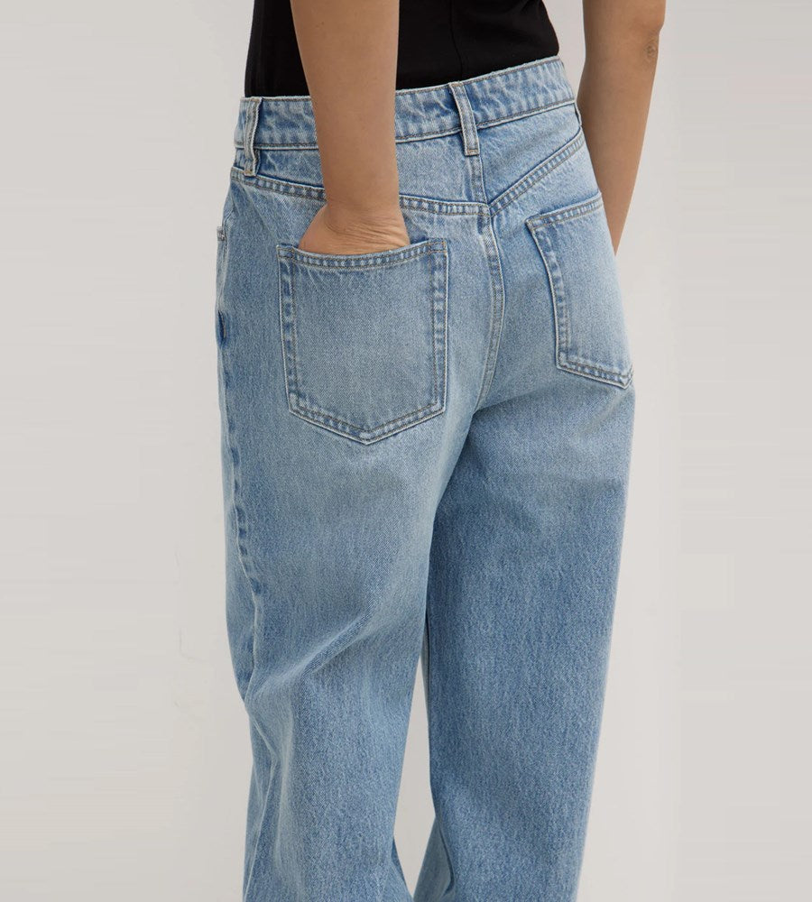 Assembly Label | Womens Relaxed Jean Indigo Fade