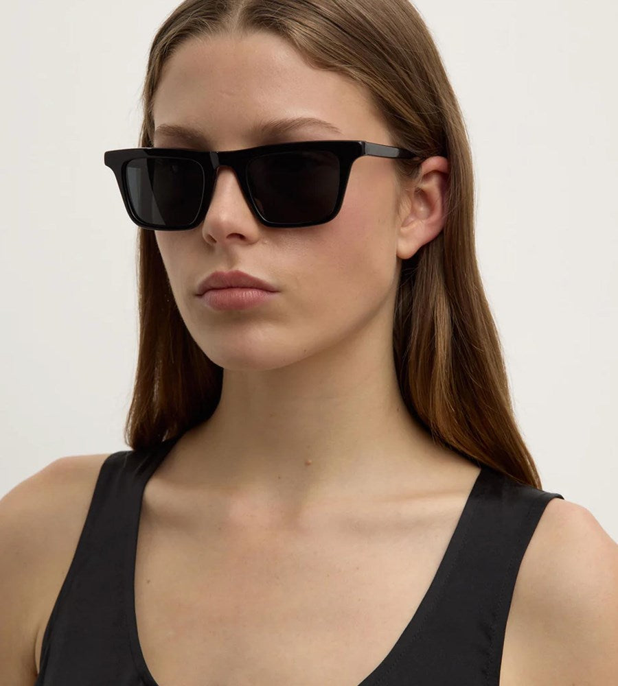 Assembly Label | Angular D-Frame Sunglasses | Black