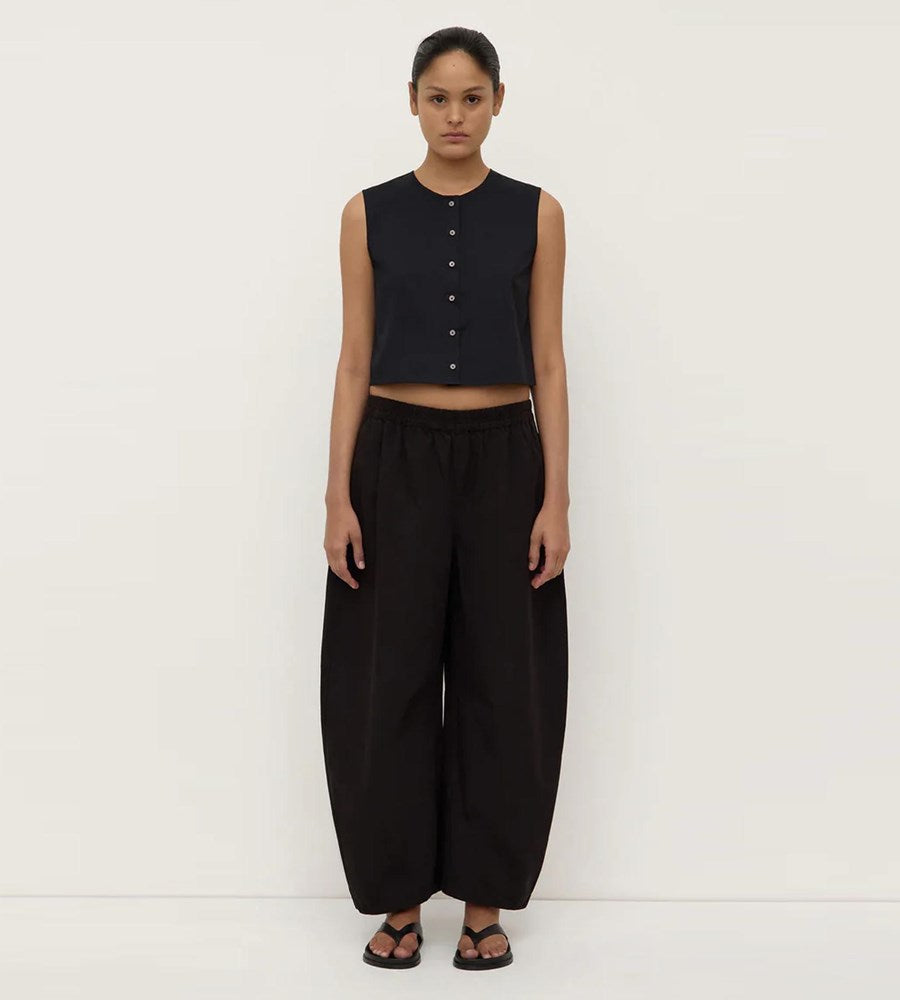 Assembly Label | Cherri Button Front Top | Black