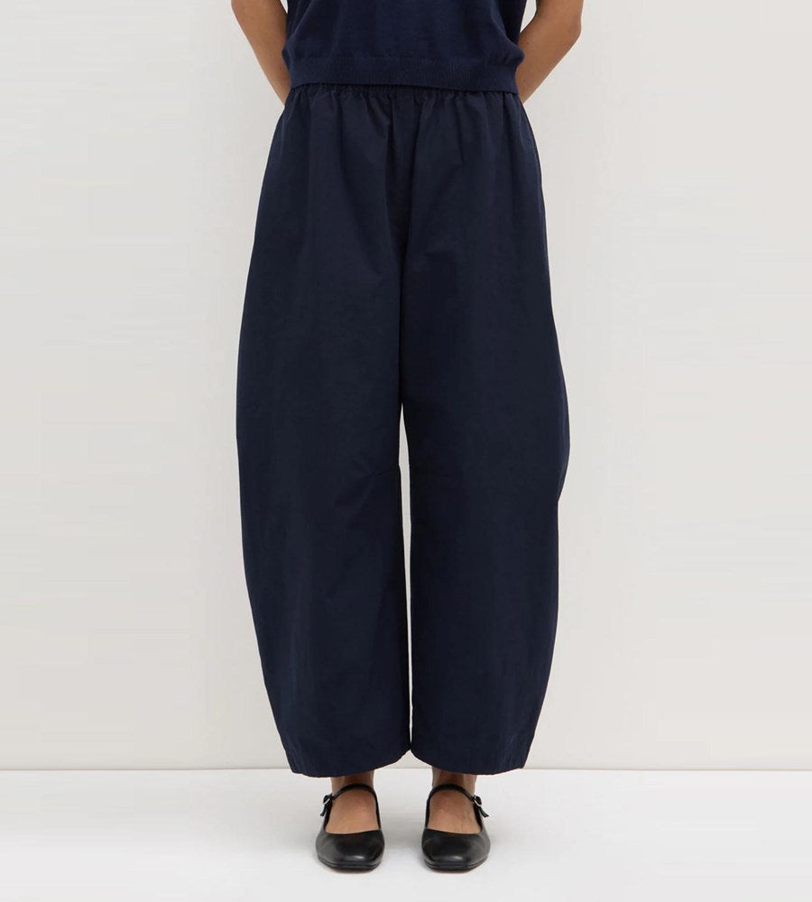 Assembly Label | Lola Barrel Pant | Navy