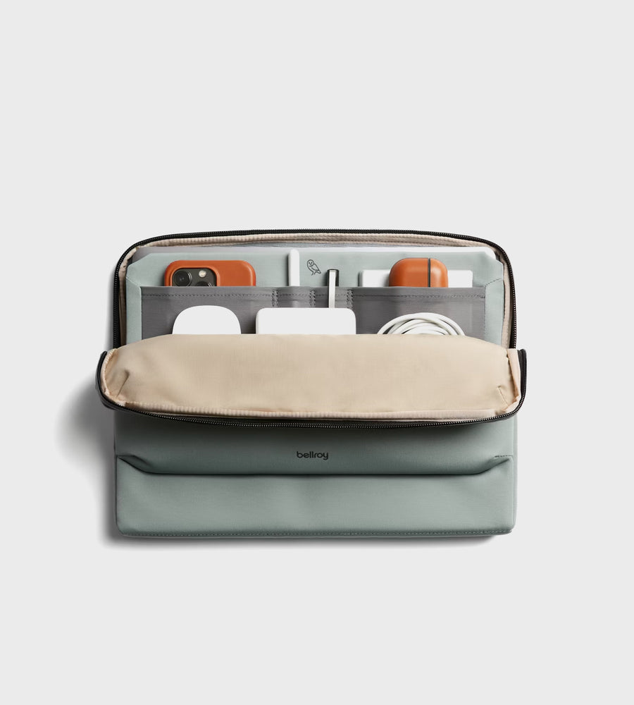 Bellroy | Laptop Caddy 16' | Eucalyptus