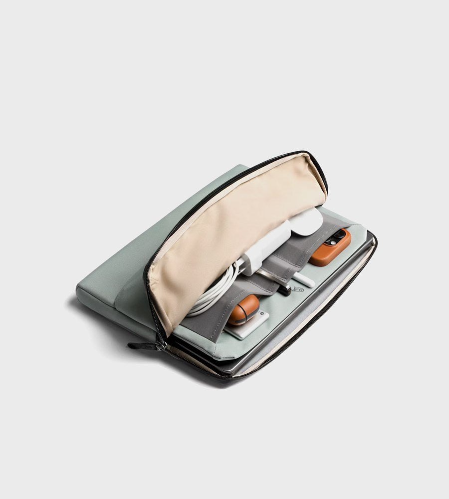 Bellroy | Laptop Caddy 16' | Eucalyptus