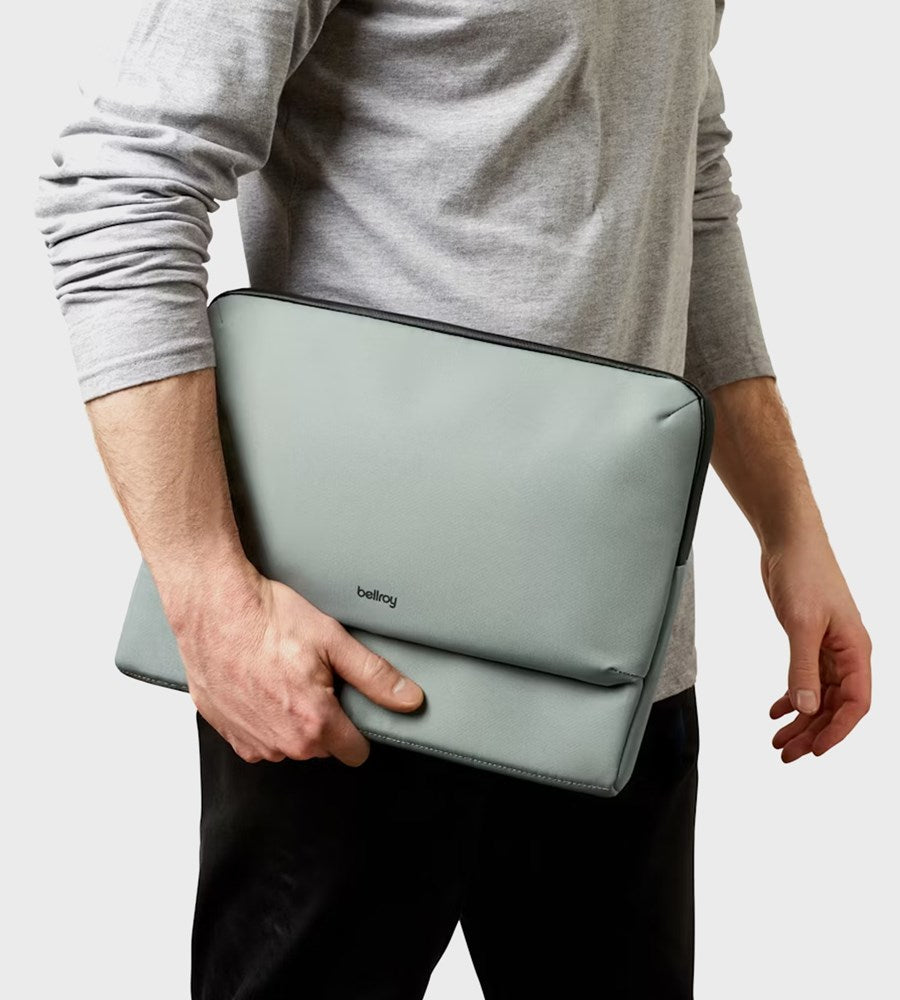 Bellroy | Laptop Caddy 16' | Eucalyptus