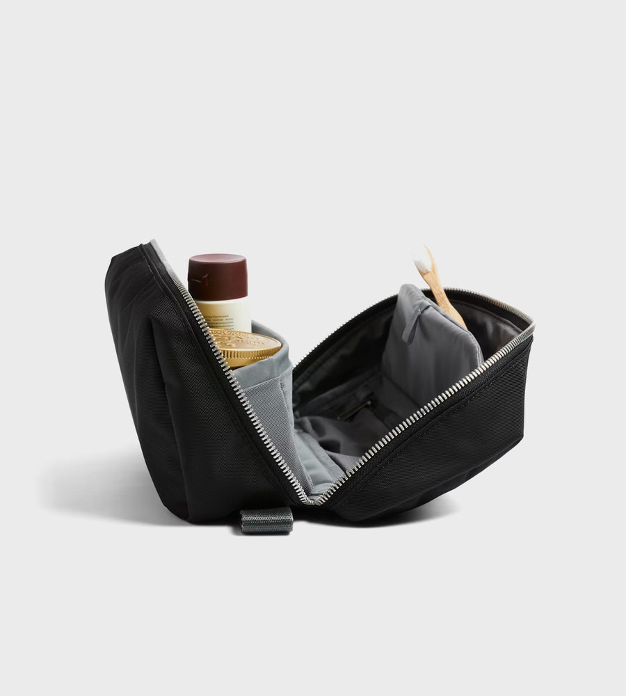 Bellroy | Toiletry Kit Plus | Black