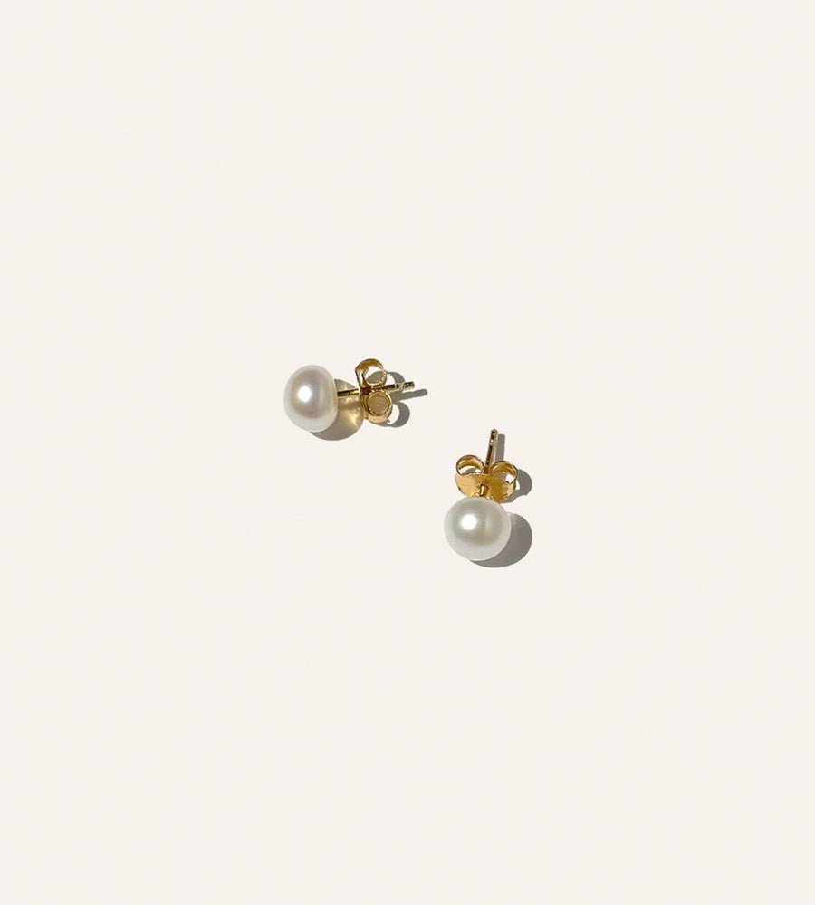 La Dailie | The Evelina Freshwater Pearl Studs| Gold