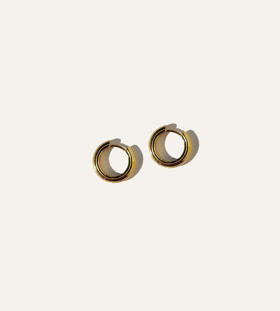 La Dailie | The Everyday Delicate Ribbed Hoops | Gold