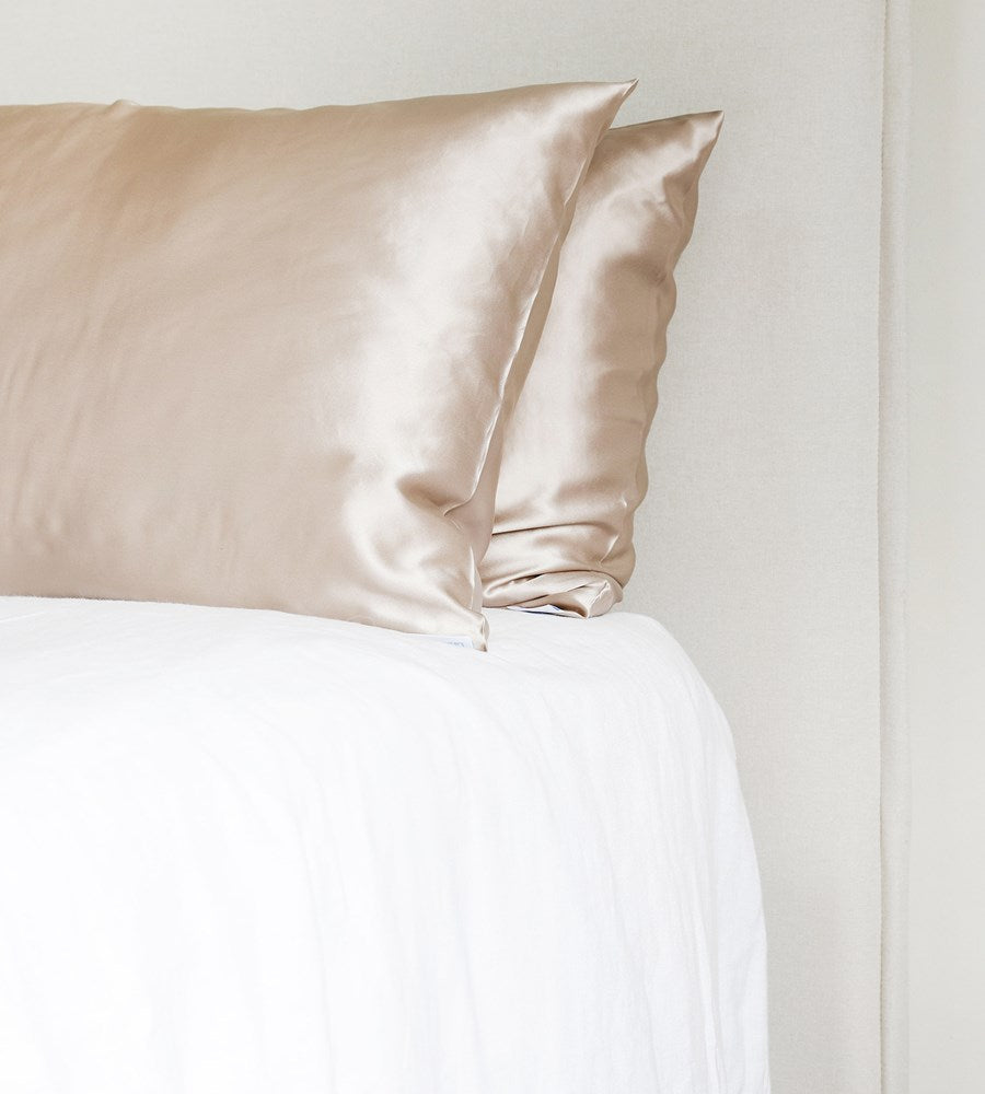 La Dailie | The Deep Sleep Silk Pillowcase | Queen | Taupe