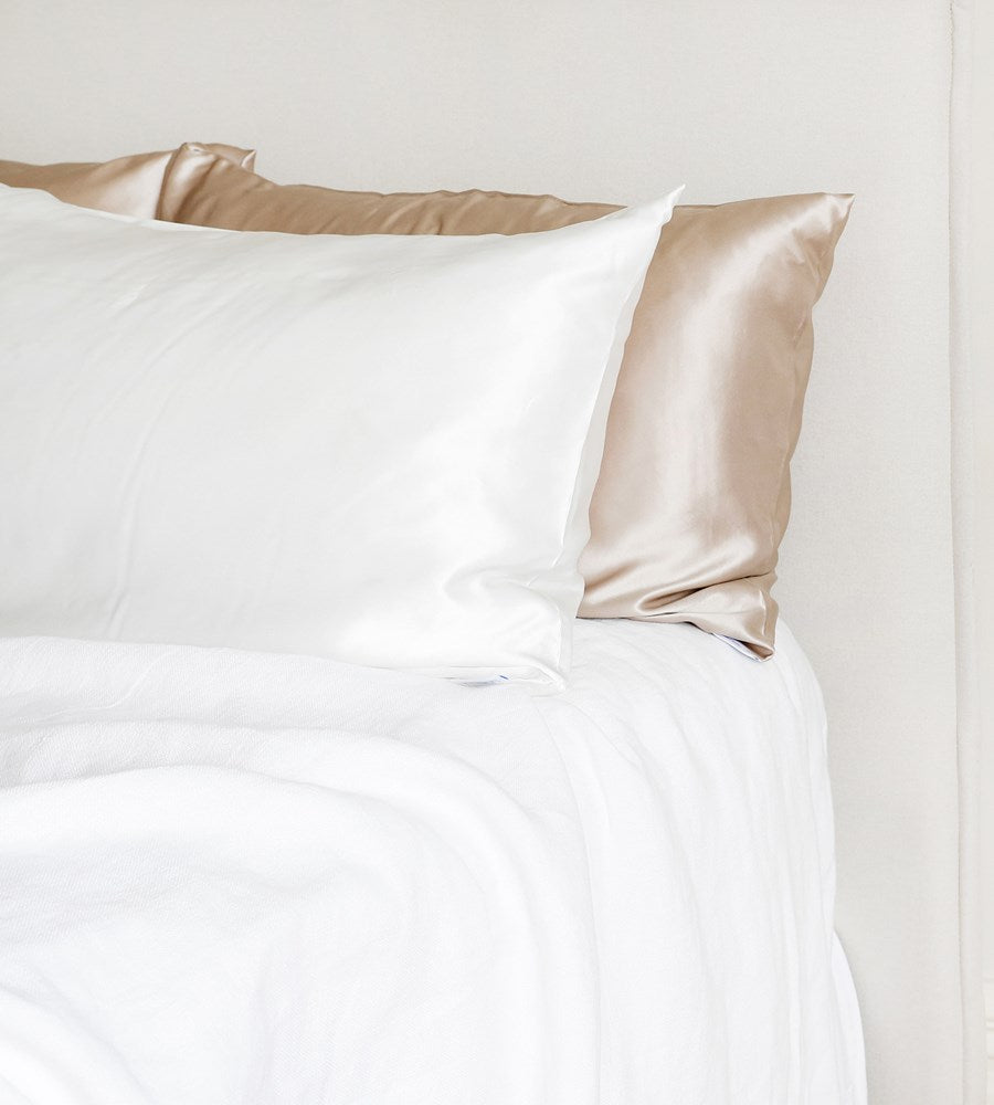 La Dailie | The Deep Sleep Silk Pillowcase | Queen | Milk
