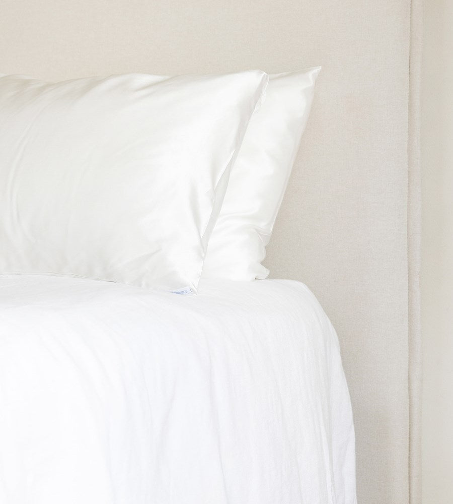 La Dailie | The Deep Sleep Silk Pillowcase | Queen | Milk