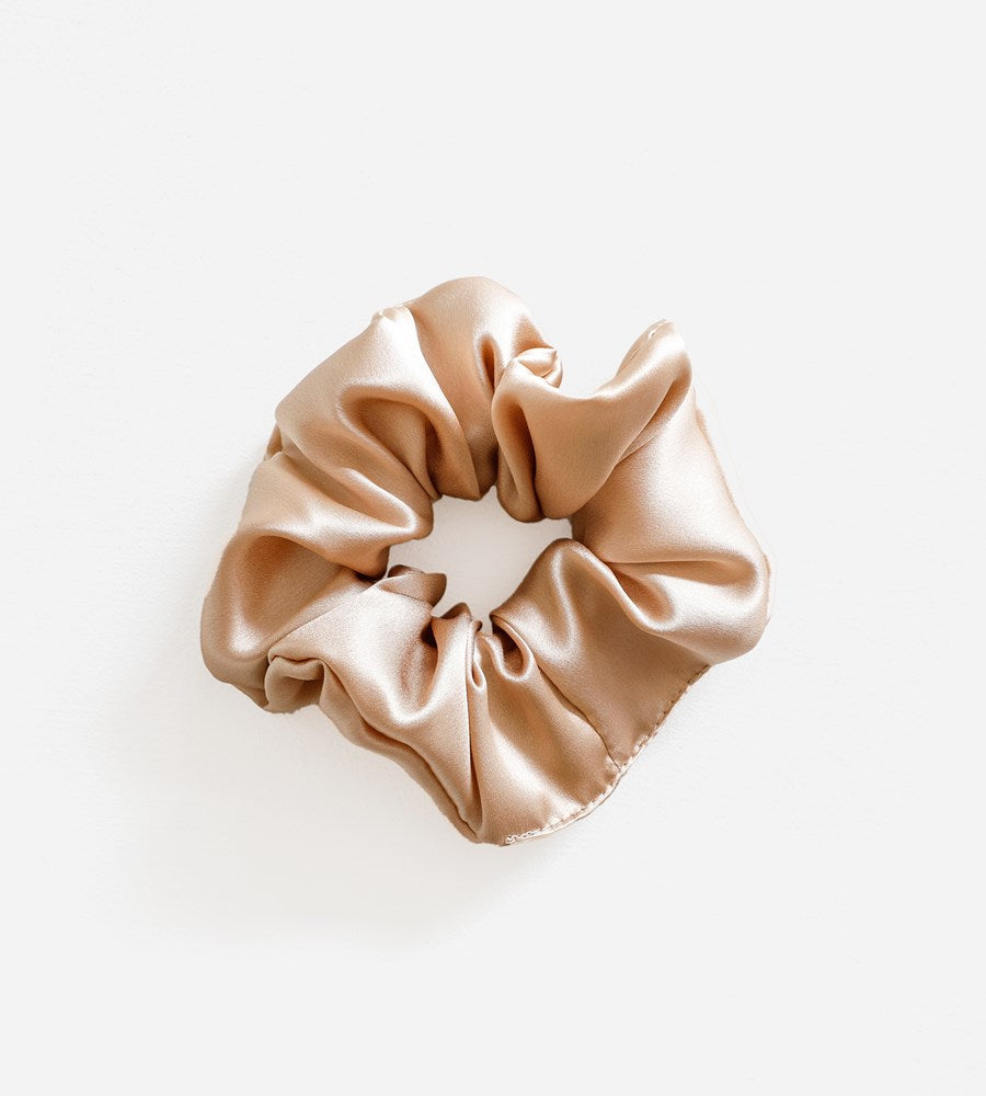 La Dailie | The Classic Silk Scrunchie | Sand