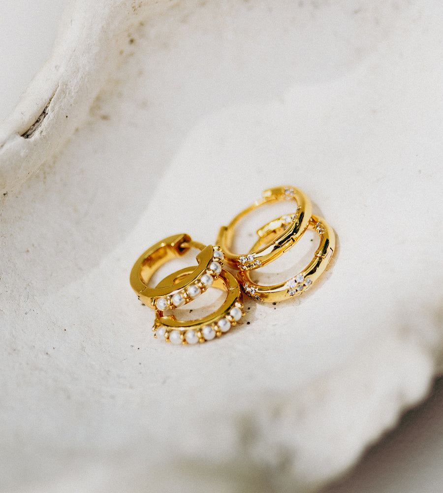 La Dailie | The Gracie Mini Pearl Hoops | Gold