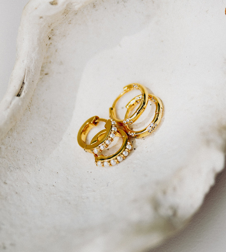 La Dailie | The Gracie Mini Pearl Hoops | Gold