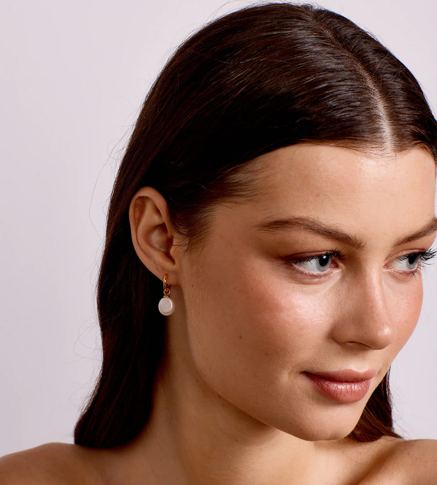 La Dailie | The Sylvie Freshwater Pearl Drop Hoop | Gold