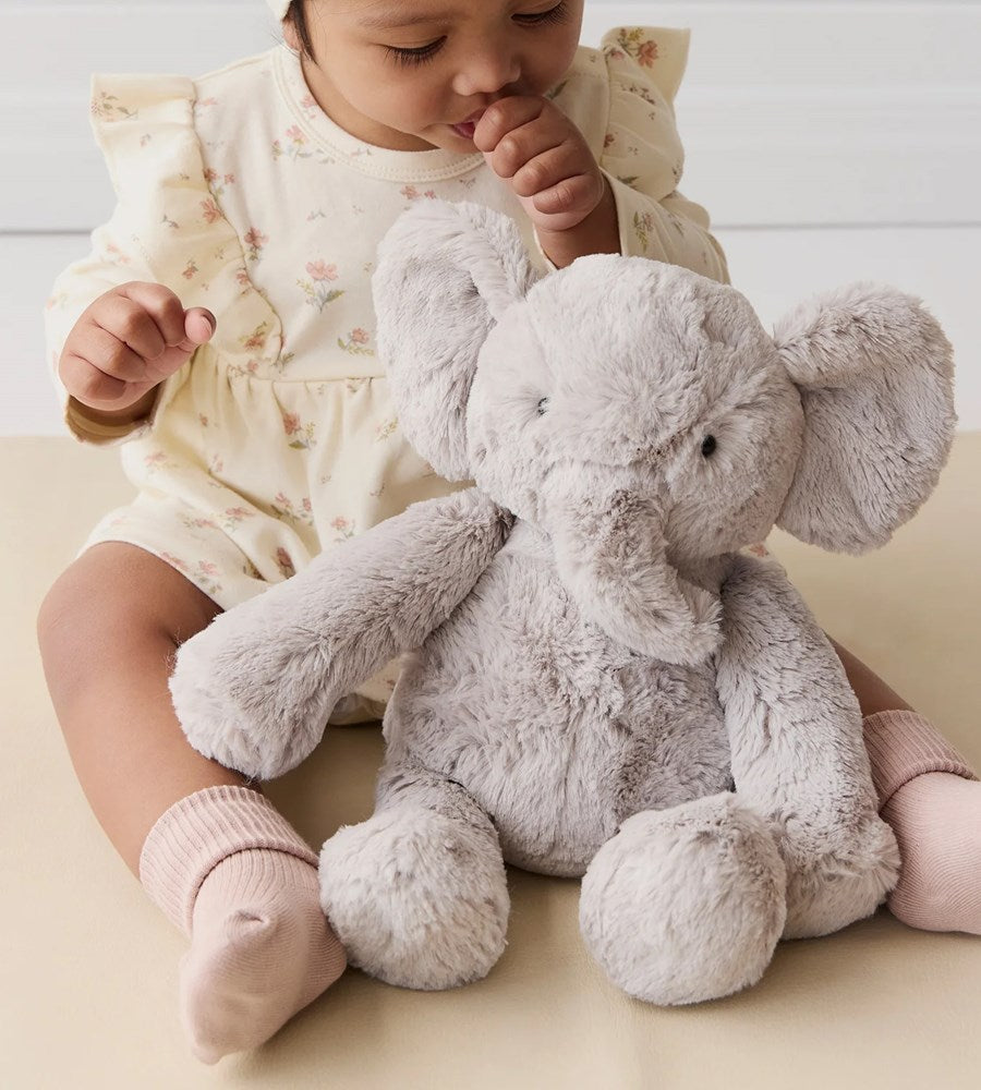 Snuggle Bunnies | Olive the Elephant