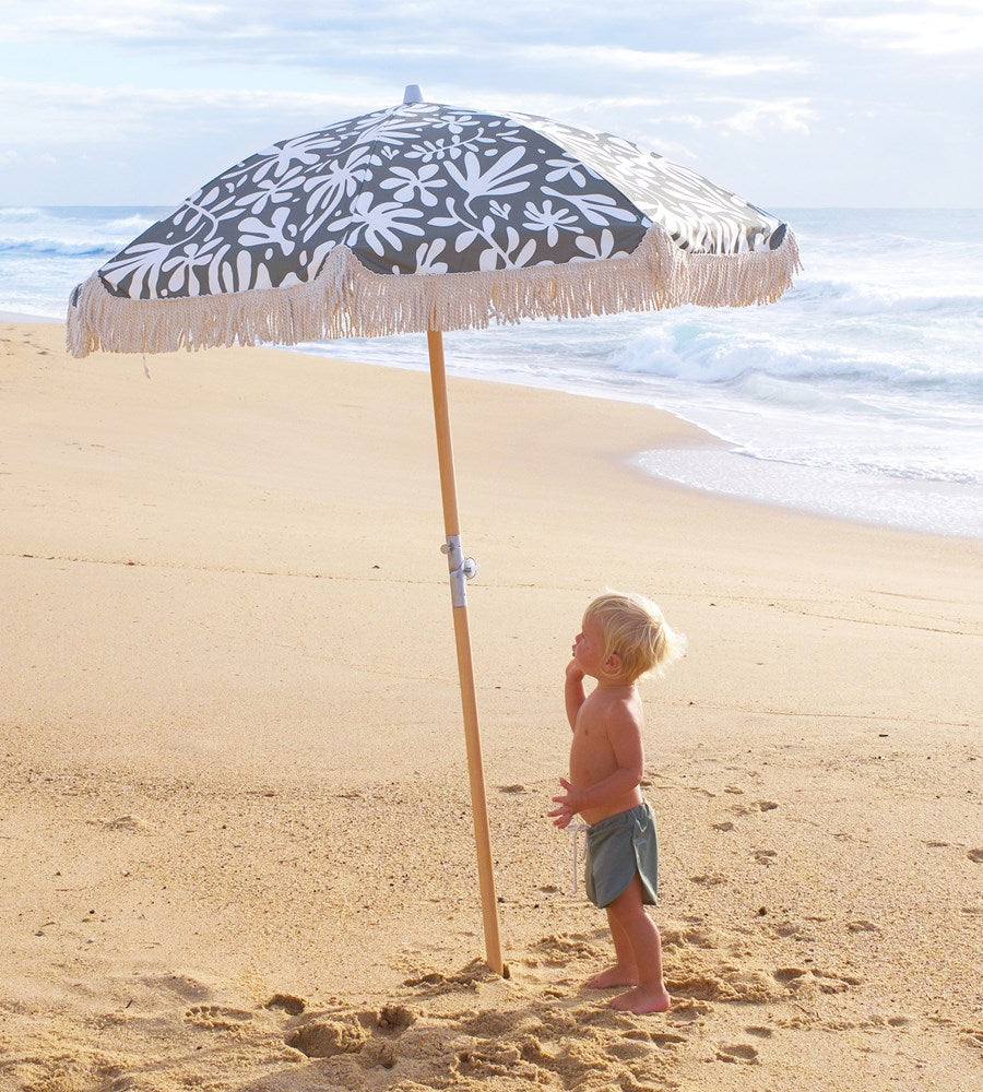 SunnyLife I Luxe Beach Umbrella The Vacay I Olive