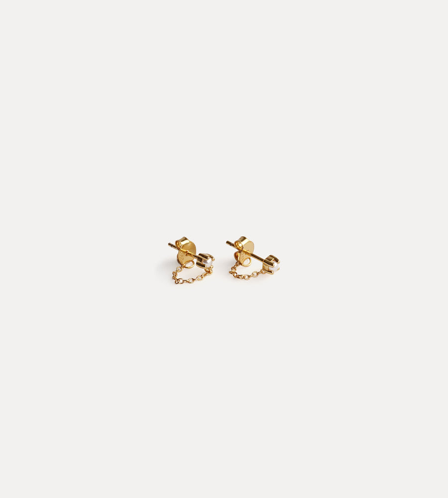 La Dailie | The Lucia Delicate Chain and Pearl Earrings | Gold