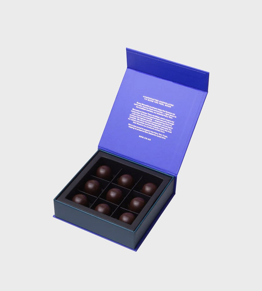 Bennetts of Mangawhai | Roasted Hazelnut & Crispy Praline in Dark Chocolate | 9 Pieces | Blue Box