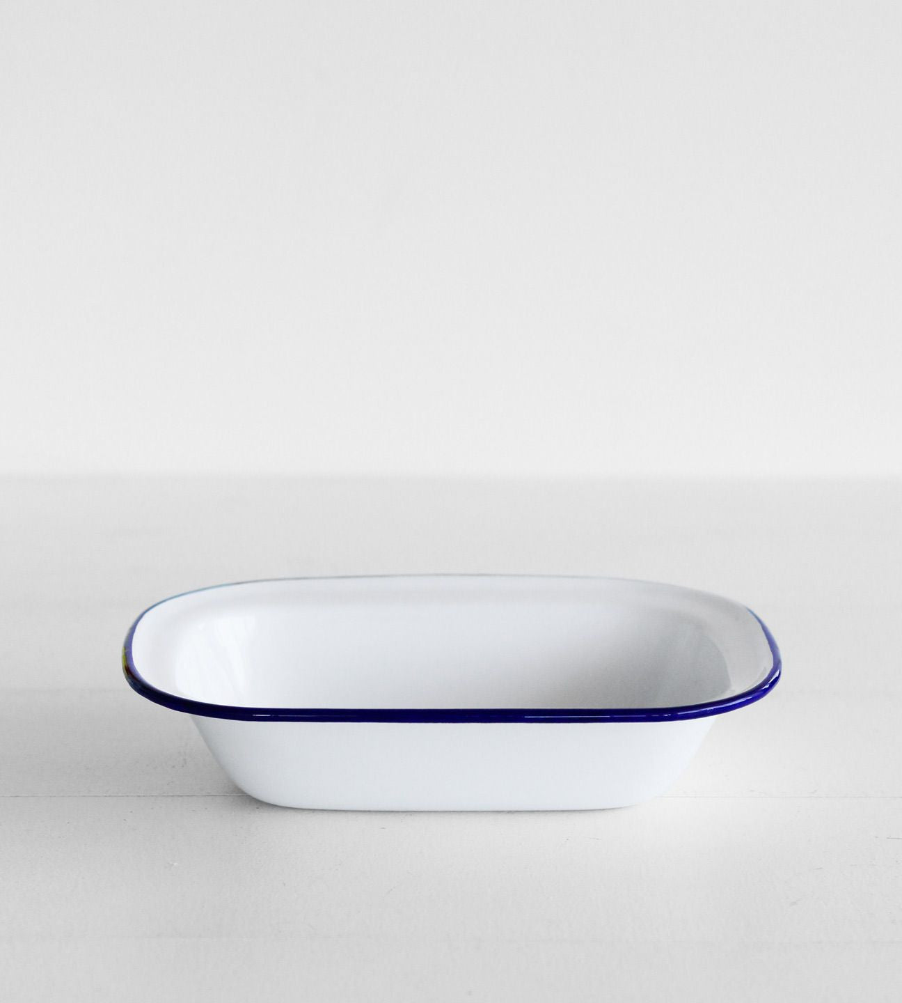 Traditional Enamel Oblong Pie Dish