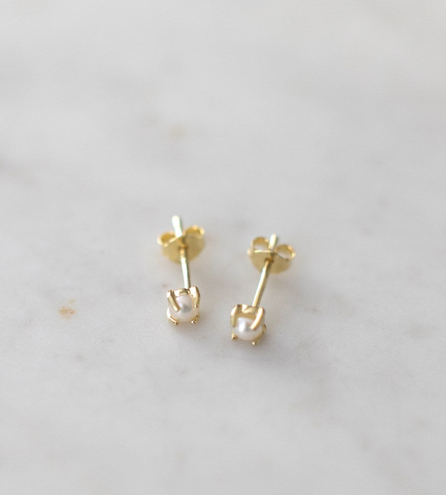 Sophie | Mini Pearl Studs