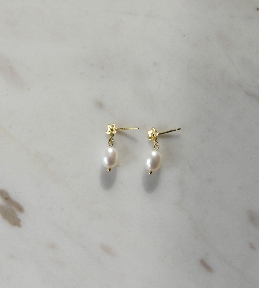 Sophie | Pearly Daisy Day Studs | Gold